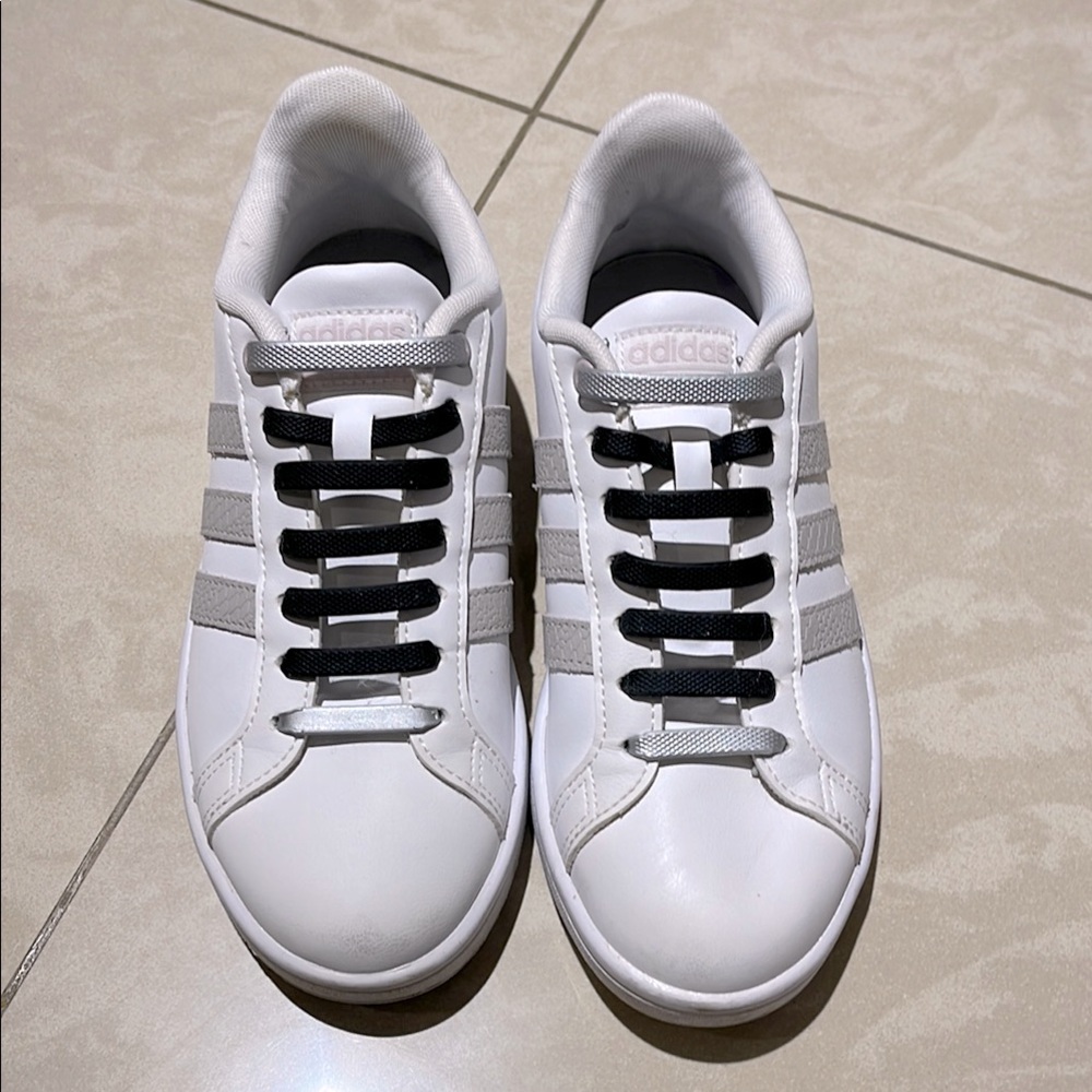 Adidas White and Gray Sneakers with Iconic Stripes - EUC size 6